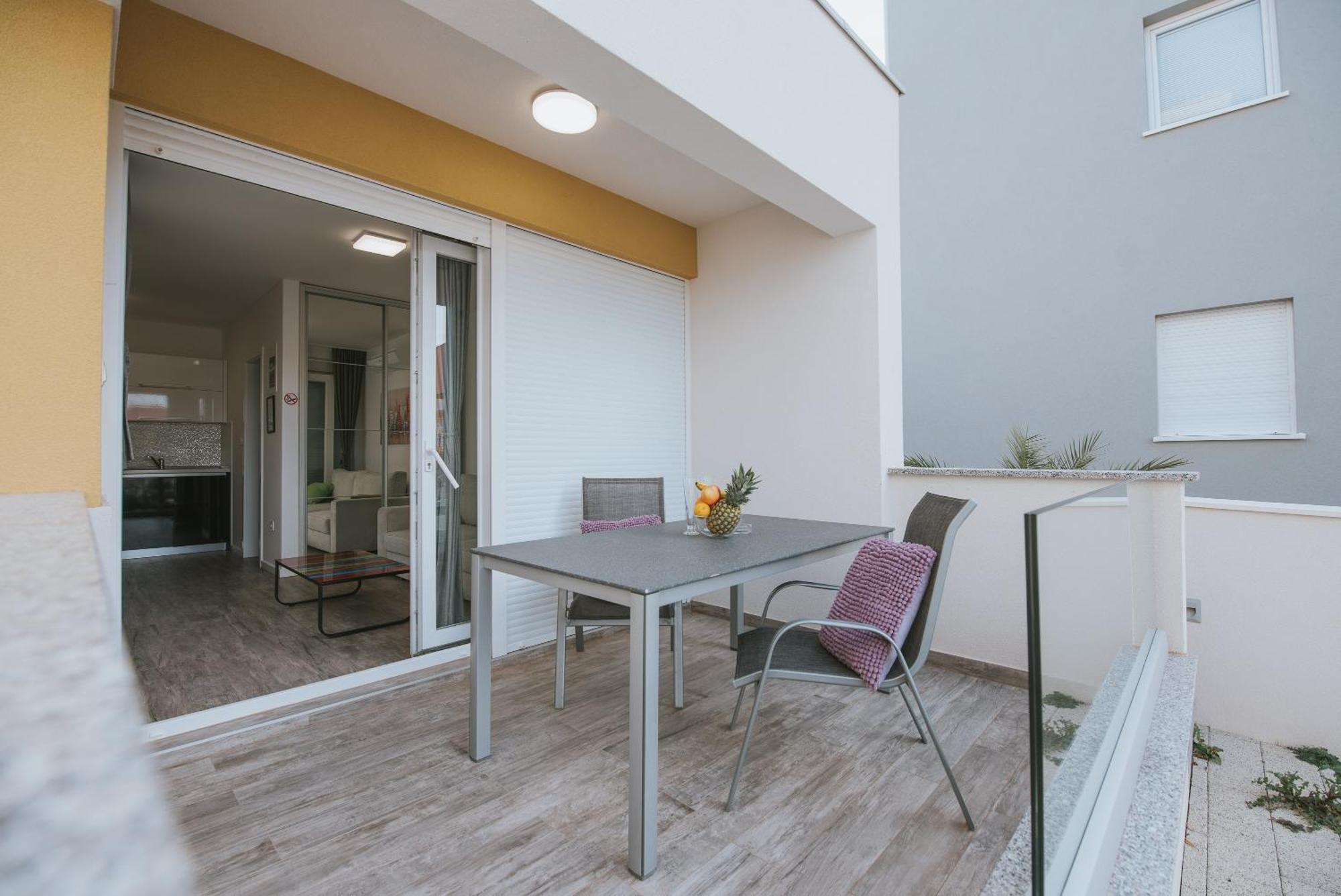 Apartments & Rooms Danivan Pool Villas B Novalja Habitación foto